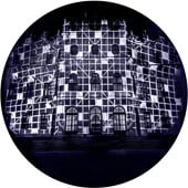 Projection of Upper Belvedere balcony image onto the facade of Neue Burg during Lichtblicke Österreichs — Chromotopia Austria light art installation.