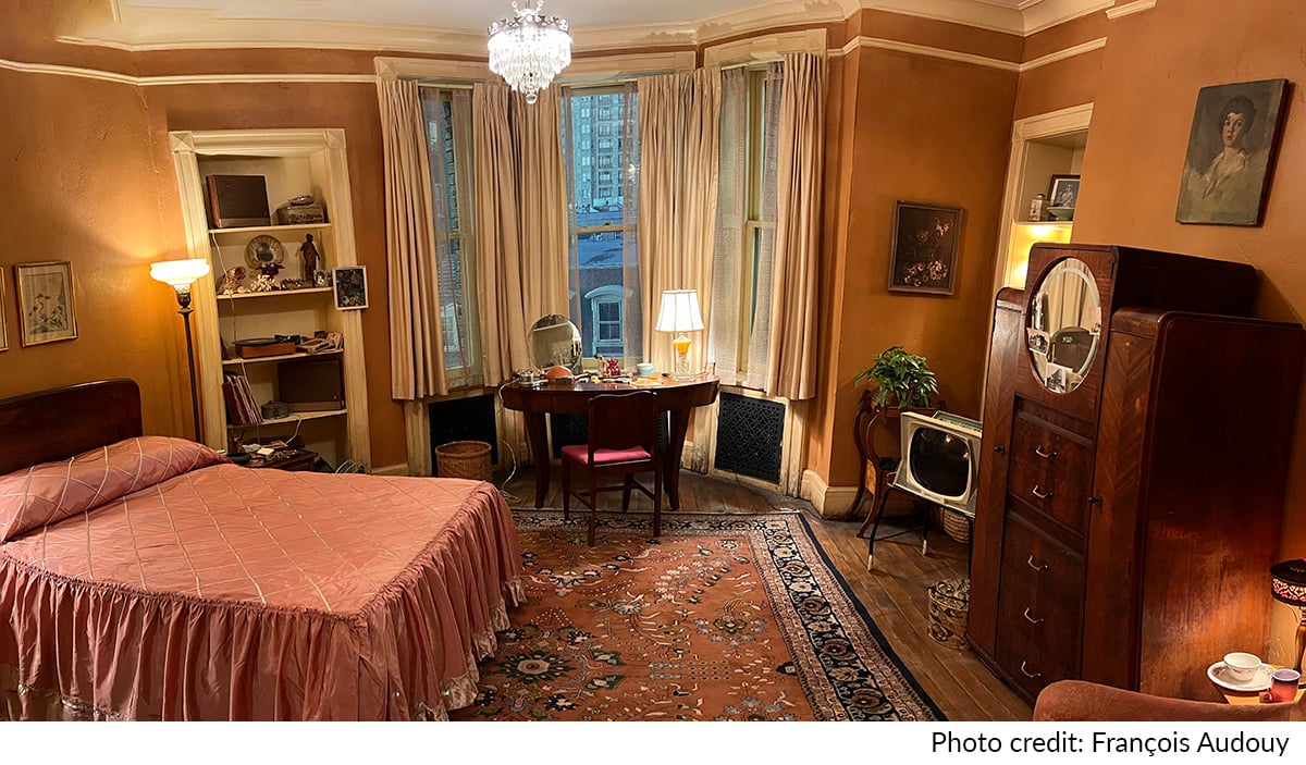 Rosco Rental Backdrop creates the view of NYC as seen from the windows of Bob Dylan’s room at the Hotel Chelsea.