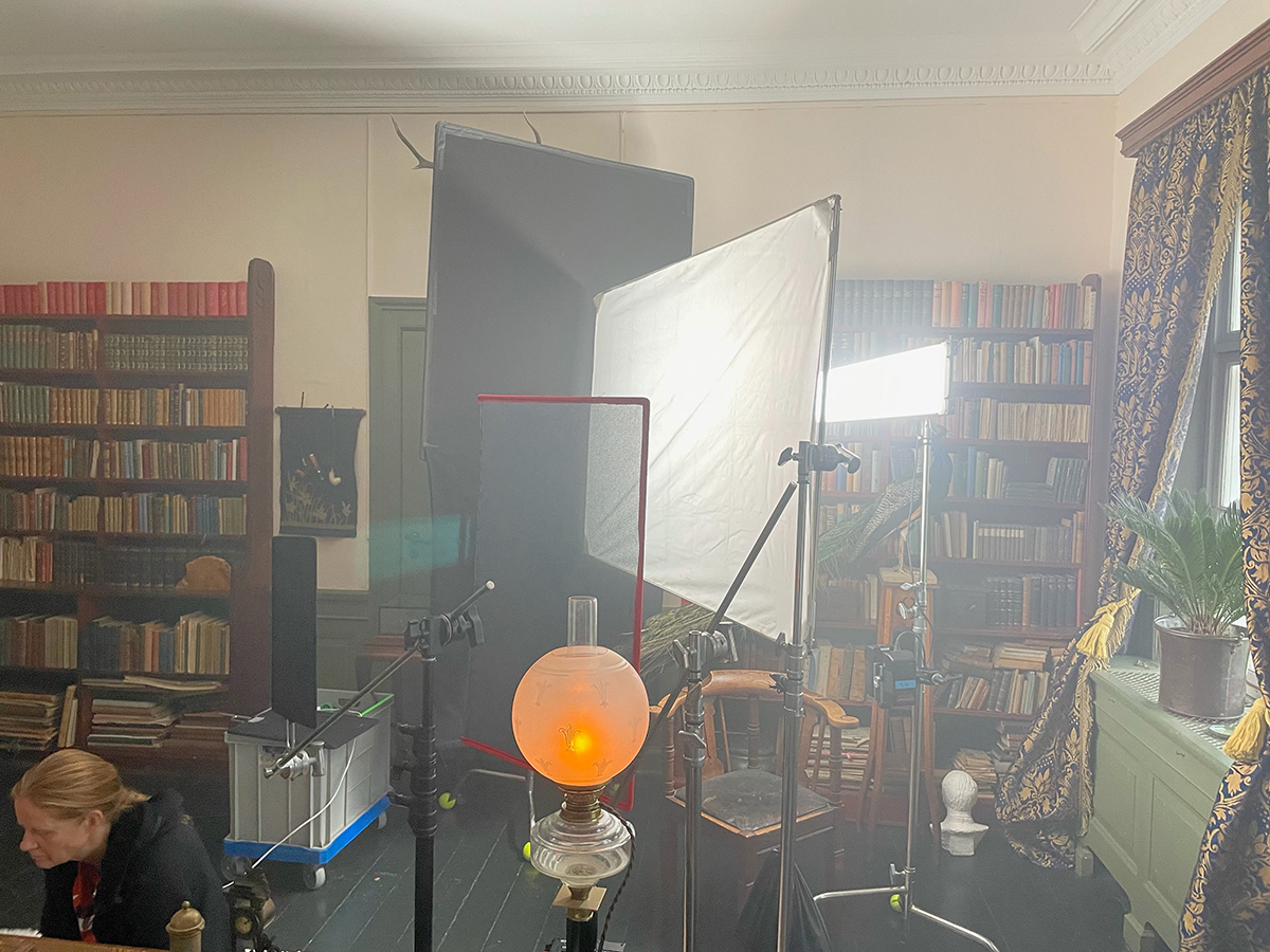 An SL1 MIX - the most versatile DMG MIX Light - creates faux daylight coming in through the window.